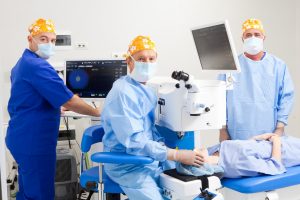 LASIK: Lucio Buratto in sala operatoria